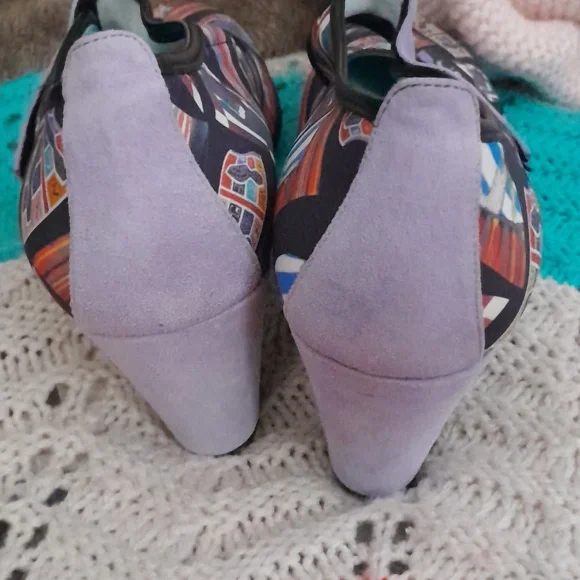 Thierry Rabotin Multicolor Patterned Heels - Picture 4 of 8